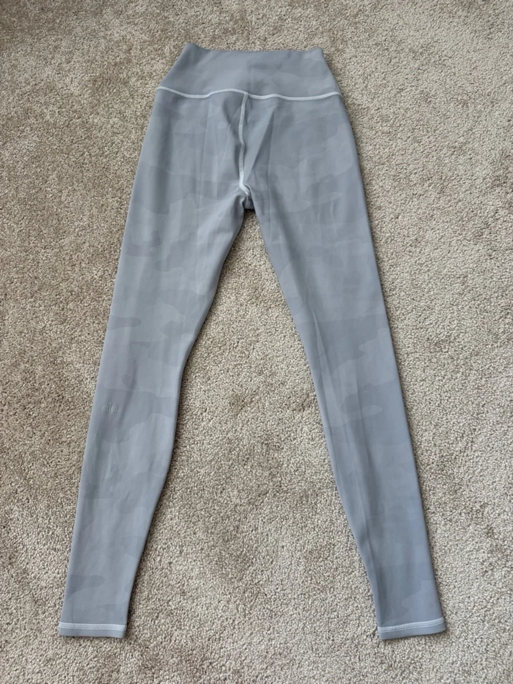 Alo Yoga Light Grey Camo High Waisted Athletic Gym Leggings